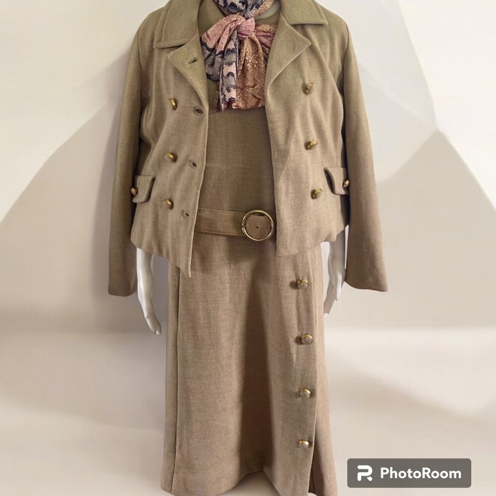 Beige Mod 1960's Suit